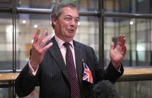 Nigel Farage miał wypadek samochodowy kiedy jeździł po mieście szukając benzyny