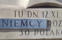 Zniszczono część tablic upamiętniających w Warszawie ofiary hitlerowców