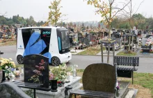 Minibus bez kierowcy rozpoczął kursowanie po największej gdańskiej nekropolii