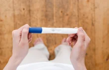 „Nie zaleca się wykonywania testu ciążowego przed szczepieniem"