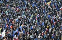 Onet policzył uczestników demonstracji. Policja miała rację