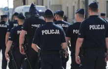 Zatrzymują flagę UE, rekwirują kredę. "Policjantów ponoszą emocje polityczne"