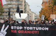 "Stop torturom na granicy". Tłumy idą ulicami Warszawy. "Gdzie są dzieci z...
