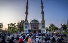 Tajne śledztwa w holenderskich meczetach. Posłowie żądają wyjaśnień
