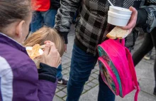 2 mln Polaków żyje w skrajnym ubóstwie. 15,7 mln poniżej minimum socjalnego.