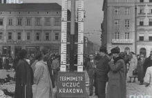 Ogromny termometr na Rynku Głównym w Krakowie