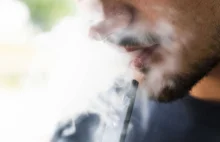 Naukowcy odkryli tysiące nieznanych dotąd substancji w e-papierosach