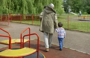 Płaci na cudze dziecko od lat. "Sądy uważają, że sprawa jest zamknięta"