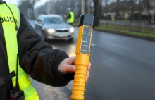 Giżycko. Ojciec kazał córce donieść na siebie na policję. Kierowała autem (...)