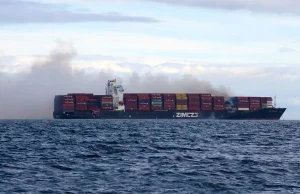 Kanada: Ponad 100 kontenerów spadło ze statku u zachodniego wybrzeża