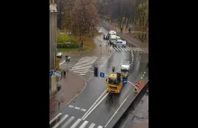 Tesla zablokowała skrzyżowanie w centrum Katowic. Samochód się rozładował