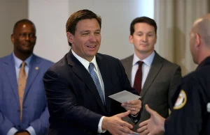 Ron DeSantis, nowy Trump z Florydy