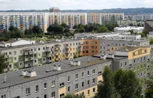 Mieszkanie w bloku z wielkiej płyty za kilka mln zł. Te oferty zadziwiają