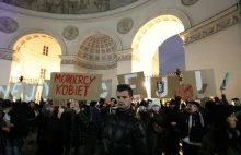 Marsz "Ani jednej więcej" w Warszawie. Incydent z działaczami fund. Kai Godek