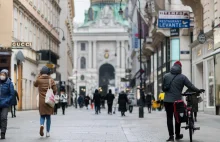 Europa wprowadza obostrzenia dla niezaszczepionych. Polski rząd się boi