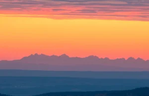 Tatry (210,4km) , Babia Góra (179,5 km) , Pilsko (193 km)- ze Świętego Krzyża