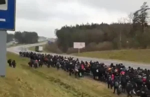 Białoruś. Setki migrantów przy przejściu granicznym Kuźnica-Bruzgi.