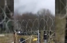 Rozbili namioty, chcą przedostać się do Polski. Nowy film policji [NA ŻYWO]
