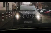 Agresywny kierowca BMW na Pradze Południe