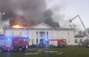 Pożar zabytkowego pałacu w Korczewie na Mazowszu.
