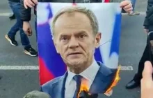 Na marszu niepodległości spalono portret Donalda Tuska.