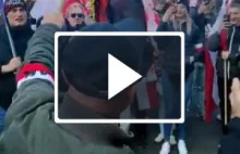 Marsz Niepodległości: chciał spalić flagę, podpalił kurtkę na dziewczynce