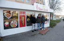 Koledzy z Bangladeszu chcieli otworzyć kebab przy dworcu w Olsztynie, ale...