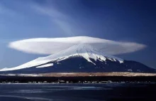 Altocumulus lenticularis (chmura soczewkowata) chmura wiatrów fenowych