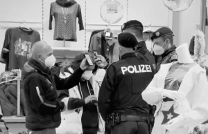 Austria. Policja poszukuje niezaszczepionych.