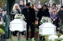 Ten wypadek wstrząsnął całą Polską. Łzy na pogrzebie tragicznie zmarłych..,