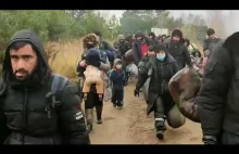 Z OSTATNIEJ CHWILI: Co się dzieje na granicy? Migranci opuszczają obóz.
