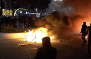Zamieszki w Rotterdamie. Policja strzelała do protestujących