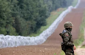Ponad połowa Polaków popiera budowę zapory na granicy