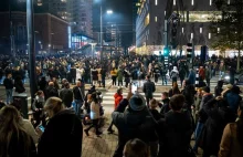 Protest przeciwko lockdownowi w Rotterdamie. Policja strzelała do demonstrantów