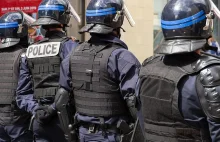 Francja. Protesty przeciwko paszportom sanitarnym, rosnącym podatkom i inflacji