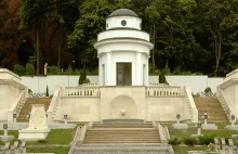 „Za Stepana Banderę” na Cmentarzu Orląt Lwowskich. Policja zatrzymała...