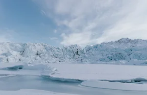 Eksperci w szoku. Arktyka idzie na rekord XXI wieku. Tyle lodu nie było od lat.