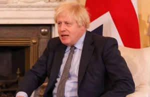 Johnson: Będziemy stać ramię w ramę z Polską w kryzysie migracyjnym