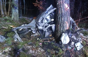 Kierowca uderzył w drzewo. Śmiertelny wypadek na trasie Kolno – Łomża