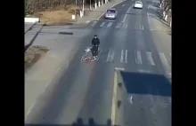 Rowerzysta nie uwierzył że nie żyje