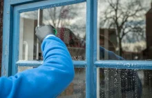 16-latek z Łodzi myje okna, by zarobić na konsolę, ale może mieć problemy prawne