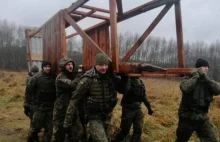 Leśnicy i myśliwi w Hajnówce (na Podlasiu) przekazali żołnierzom ambony.