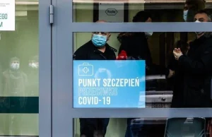 Sprawa fałszywych szczepień w Zabierzowie. Przeszukania w domach personelu...