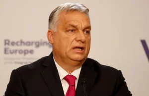 Rząd Orbána inwigiluje węgierską opozycję i zbiera na nią haki