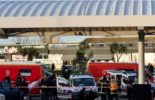 Francja: mężczyzna w stroju ninja ranił szablą dwie policjantki
