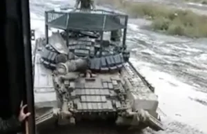 Improwizowane osłony przeciw amunicji krążącej na wieżach rosyjskich czołgów