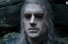 Wiedźmin: Geralt walczy z Leszym w Kaer Morhen na klipie z drugiego sezonu...