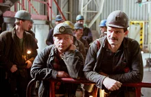 Górnicy w PGG zarabiają średnio 8000 miesięcznie. Polaków wkurza to i oburza.