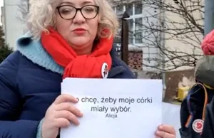 Lempart mogła się zdziwić. Dostała w prezencie mopa