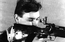 Karabin małokalibrowy - technika strzelania stojąc - stary rosyjski film instr.